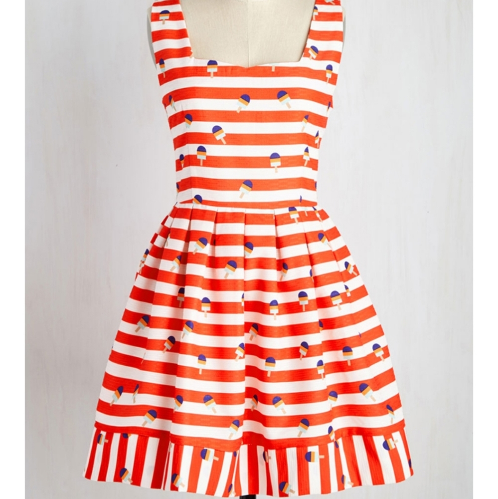 Kling red and white stripe icecream fit and flare dress size 4